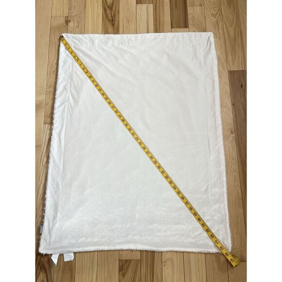 Thro by Marlo Lorenz Green Plush Fuzzy Soft Cream Baby Blanket - Picture 5 of 5